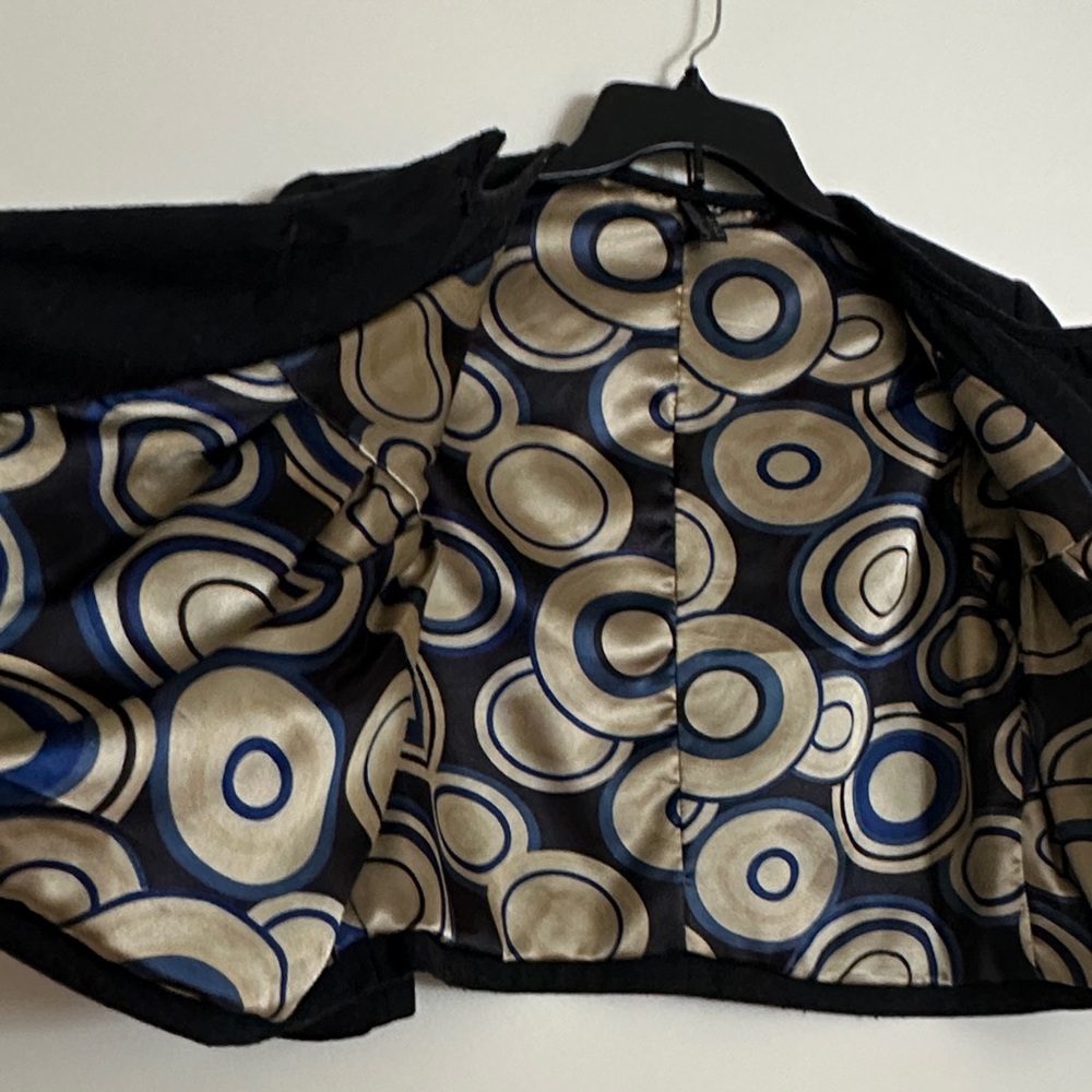 a.n.a Black Cropped Blazer with Pleated Front - Picture 3 of 4